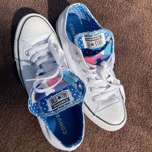 White Converse- like new; size 9; EUC!